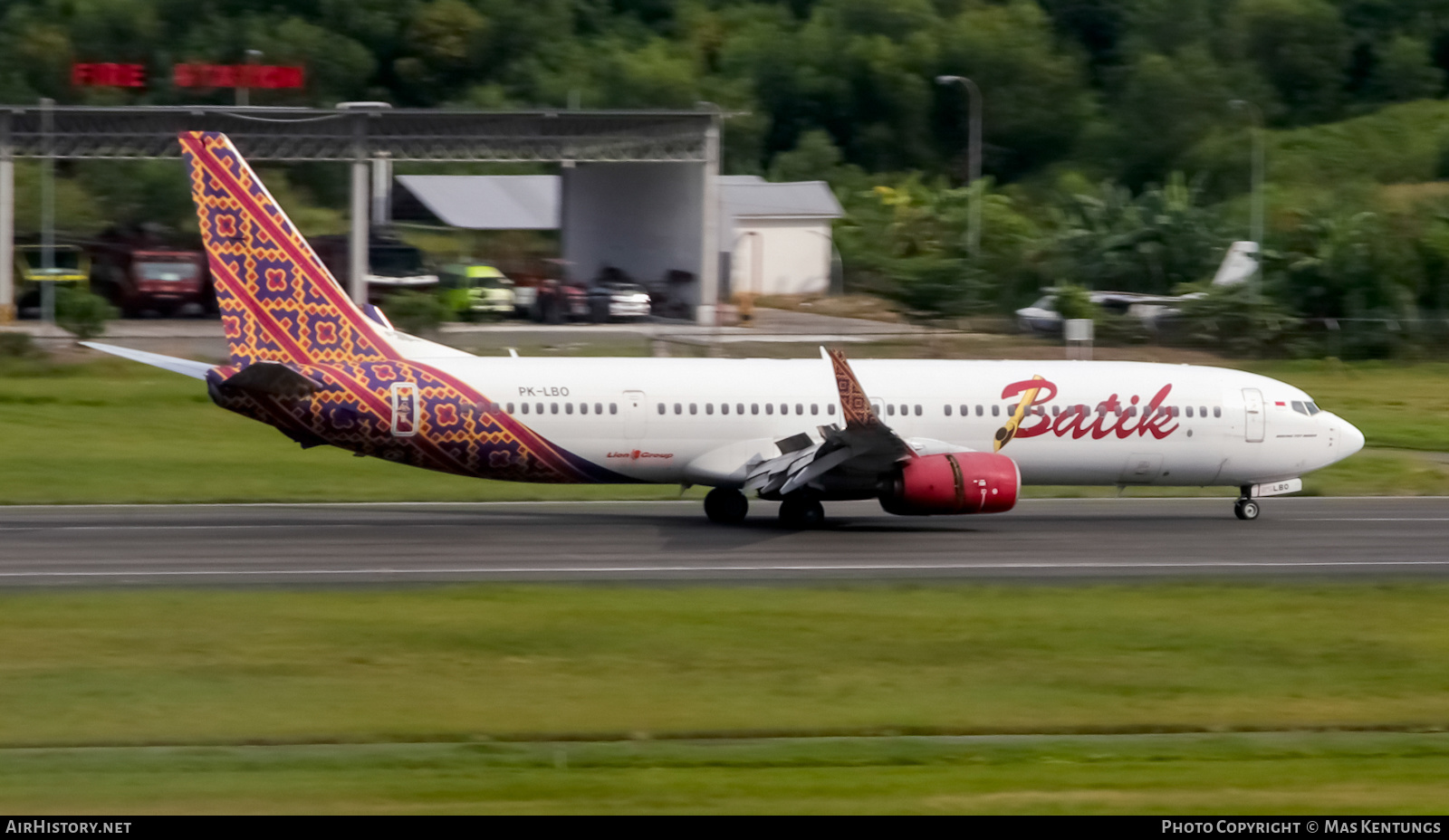 Aircraft Photo of PK-LBO | Boeing 737-9GP/ER | Batik Air | AirHistory.net #395935