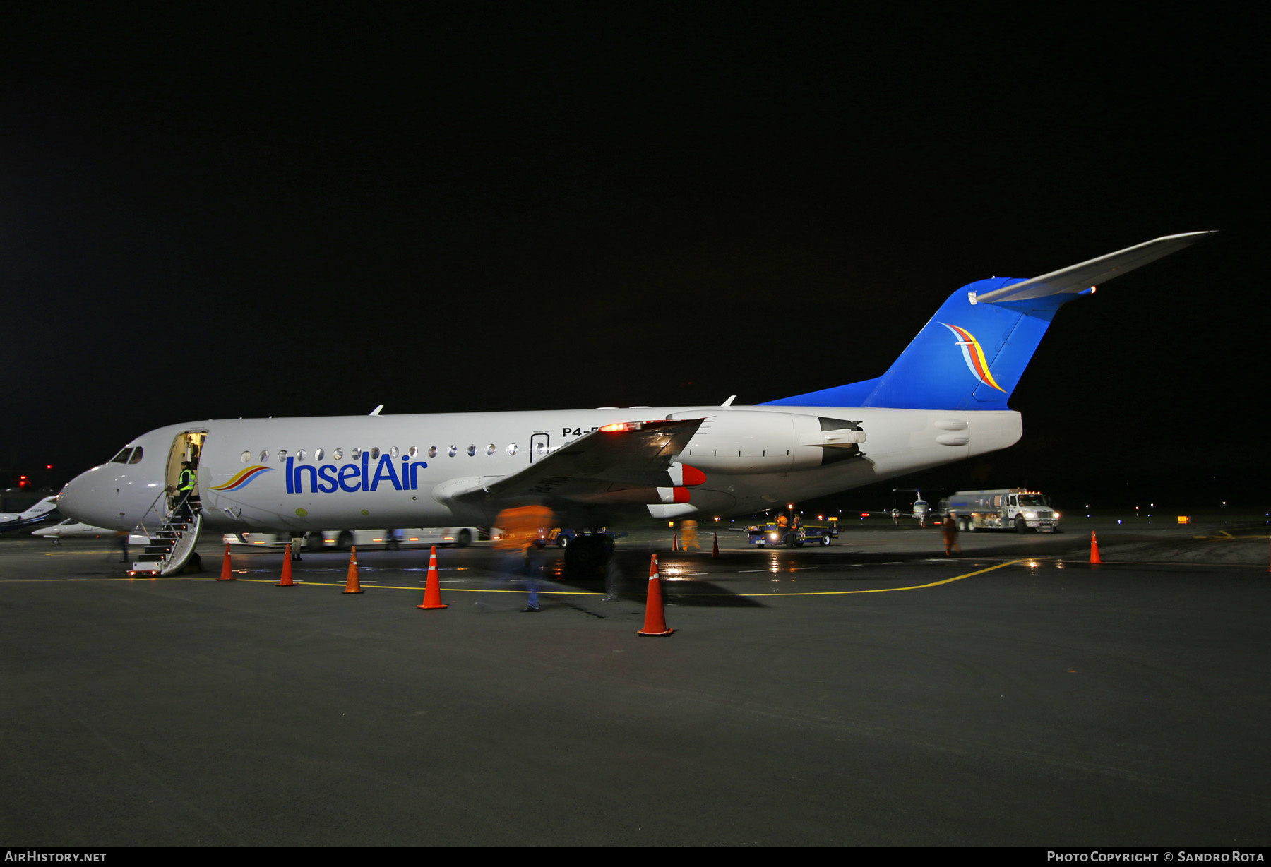 Aircraft Photo of P4-FKA | Fokker 70 (F28-0070) | Insel Air | AirHistory.net #395942