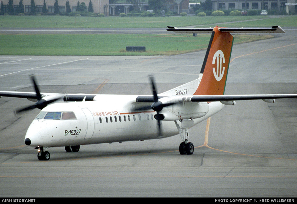 Aircraft Photo of B-15227 | De Havilland Canada DHC-8-311 Dash 8 | UNI Air | AirHistory.net #396207