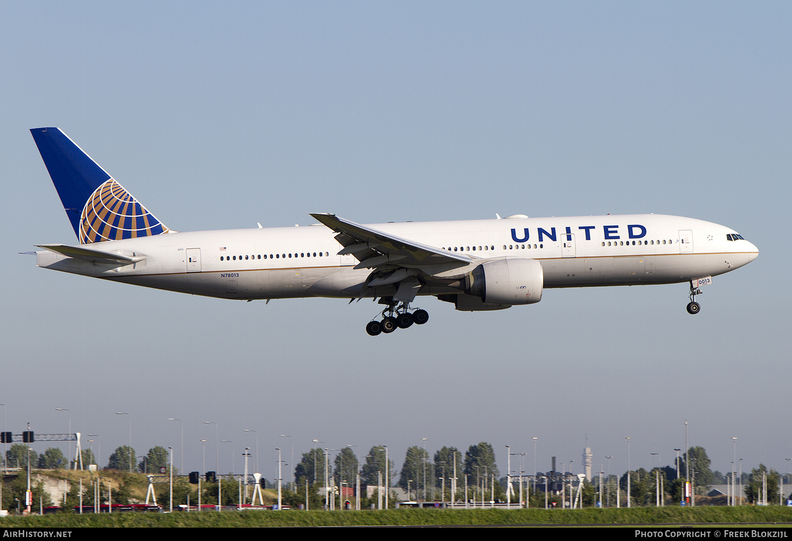 Aircraft Photo of N78013 | Boeing 777-224/ER | United Airlines | AirHistory.net #396315