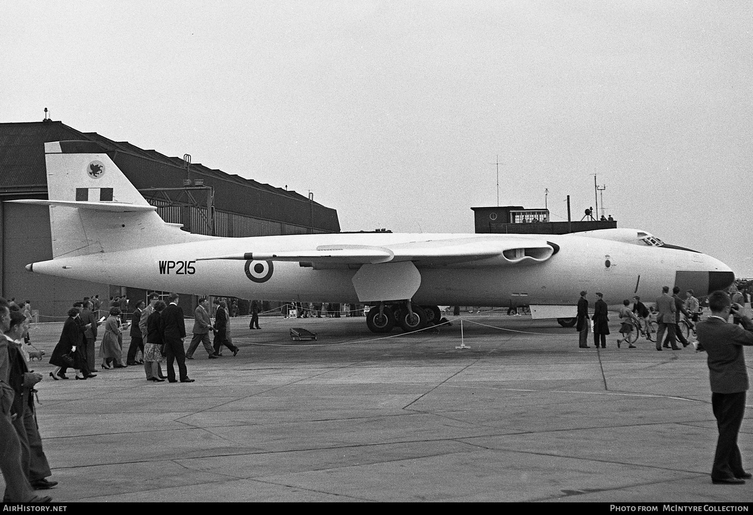 Aircraft Photo of WP215 | Vickers Valiant B1 | UK - Air Force | AirHistory.net #396411