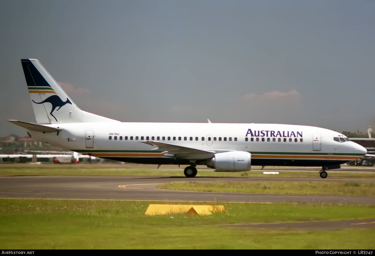 Aircraft Photo of VH-TAJ | Boeing 737-376 | Australian Airlines | AirHistory.net #396472
