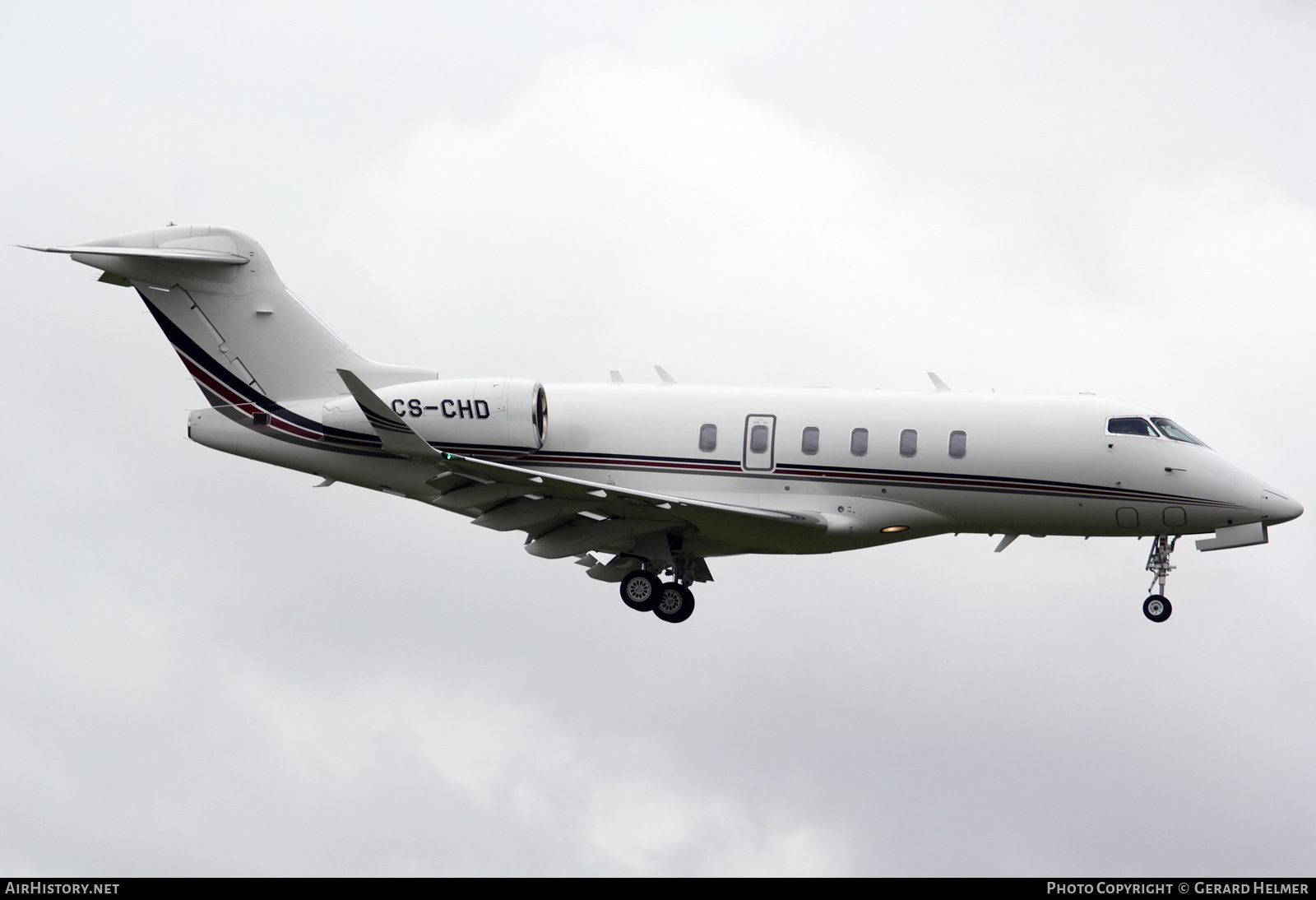 Aircraft Photo of CS-CHD | Bombardier Challenger 350 (BD-100-1A10) | AirHistory.net #396546