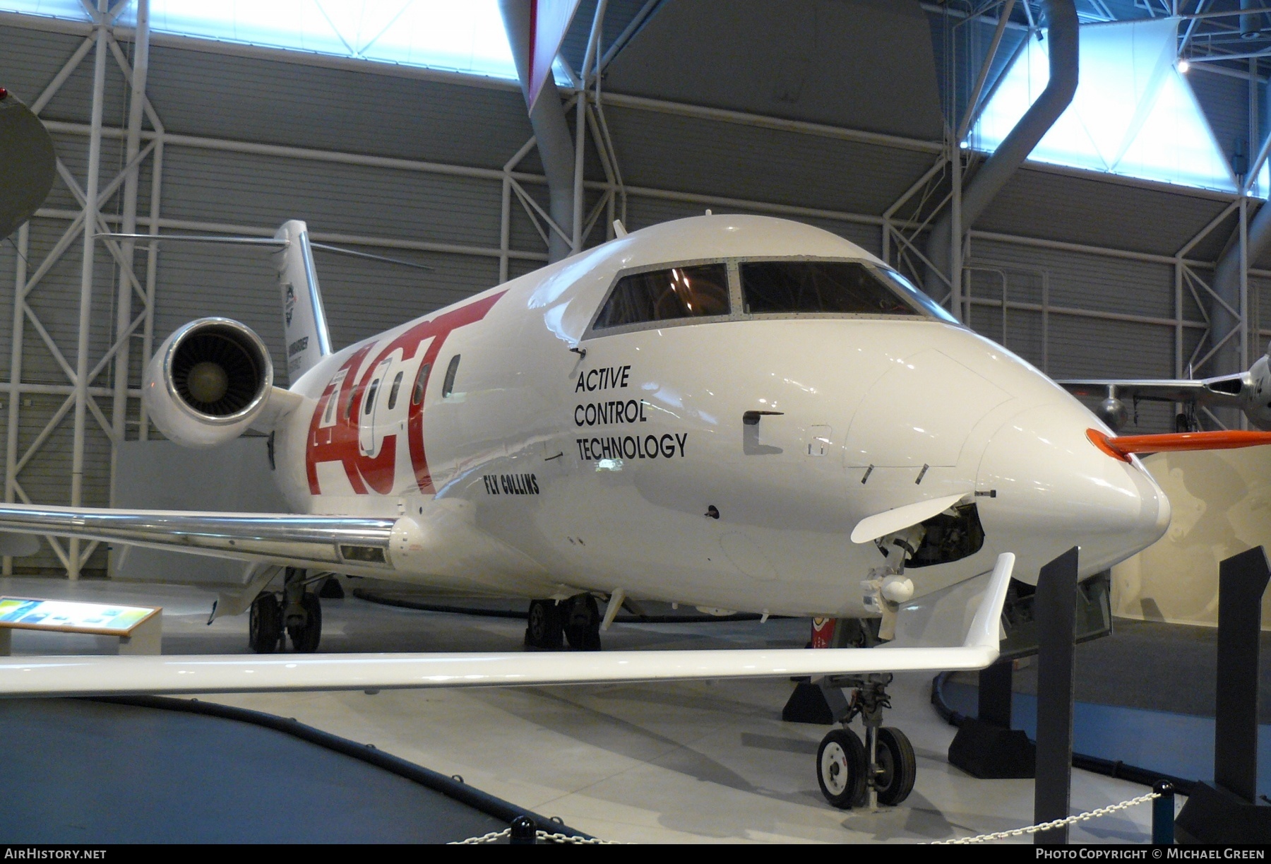Aircraft Photo of C-GCGT | Canadair Challenger 600 (CL-600-2A12) | Bombardier Aerospace | AirHistory.net #396752