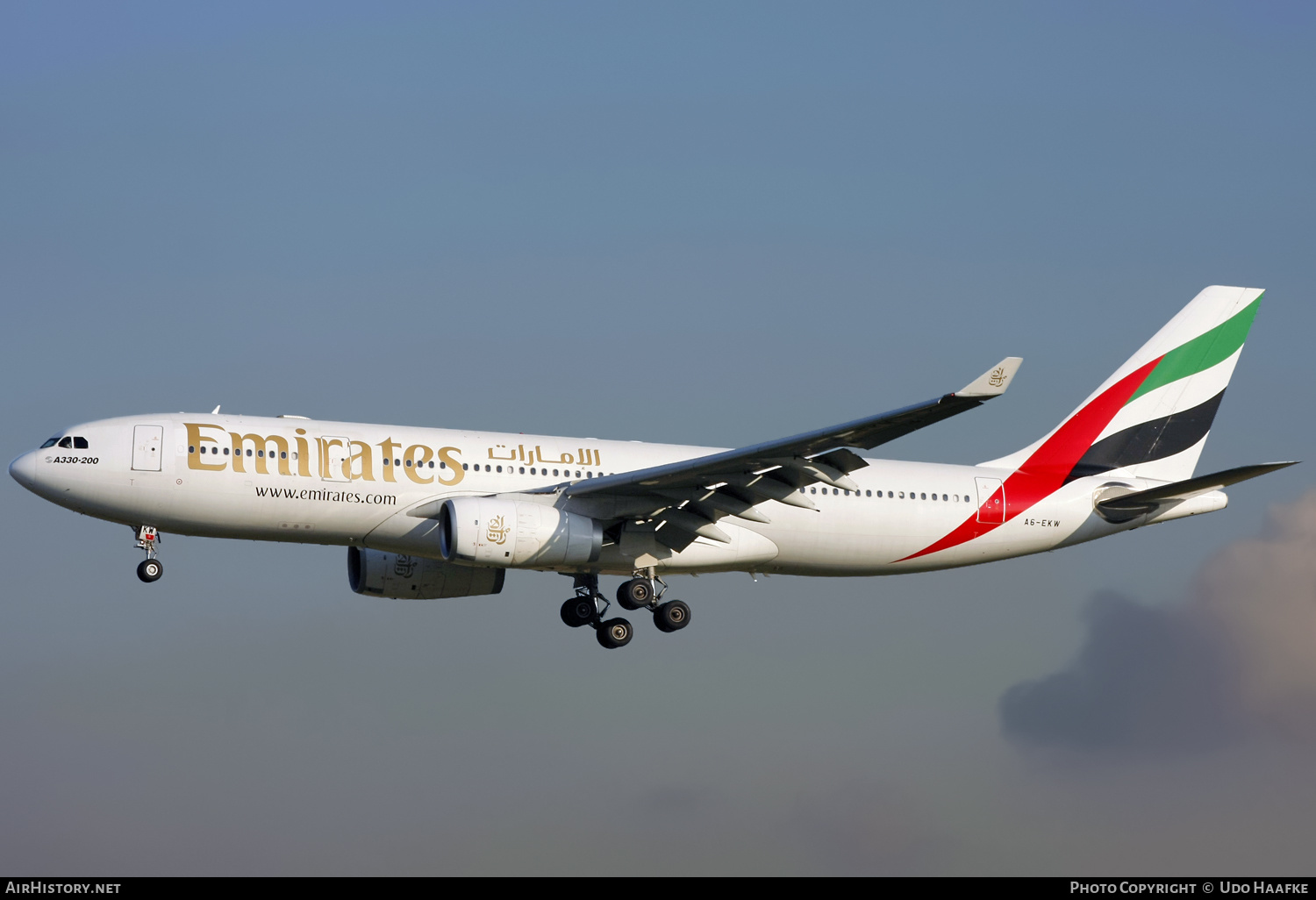 Aircraft Photo of A6-EKW | Airbus A330-243 | Emirates | AirHistory.net #396991