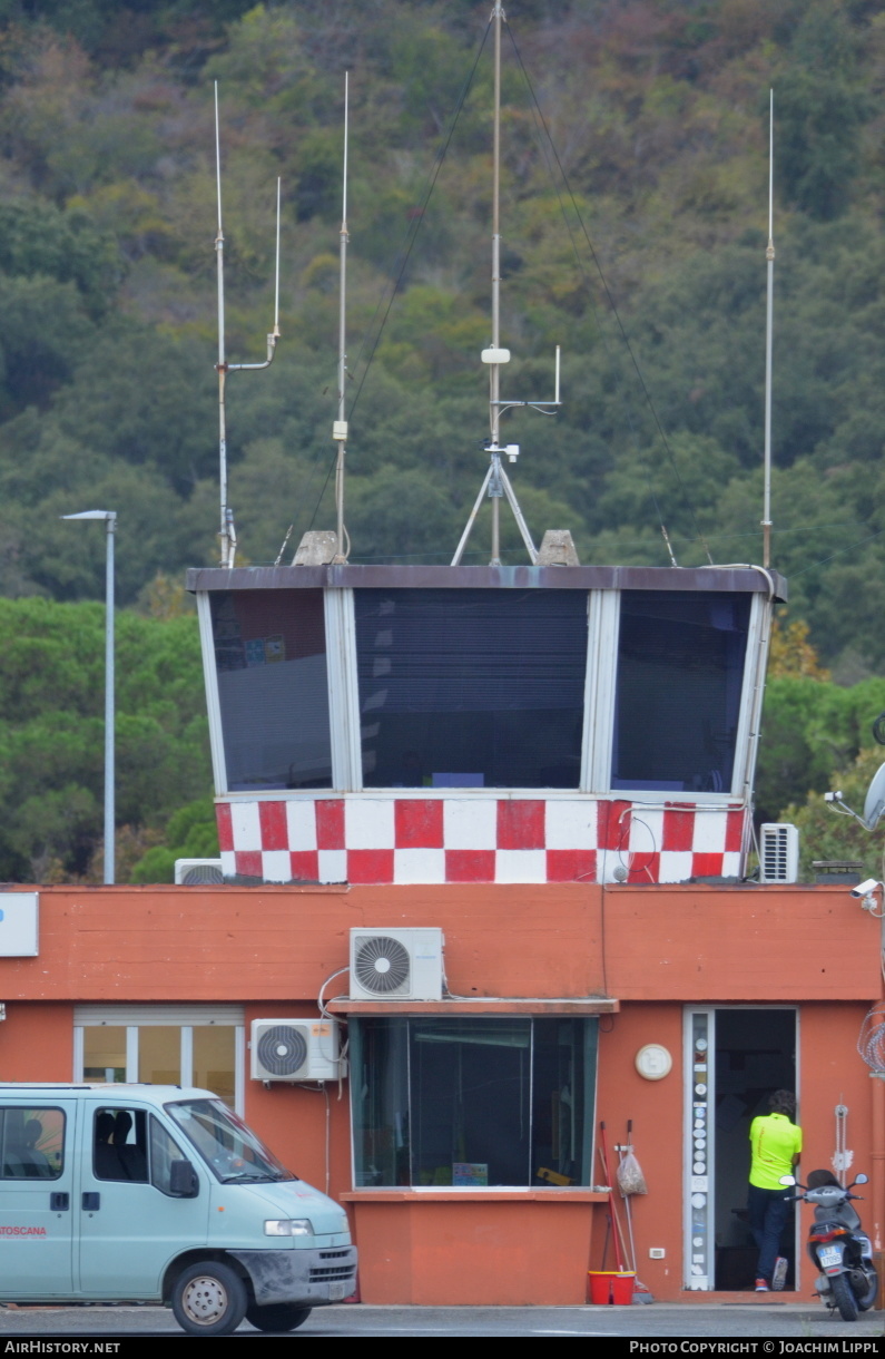 Airport photo of Marina di Campo (LIRJ / EBA) in Italy | AirHistory.net #397076
