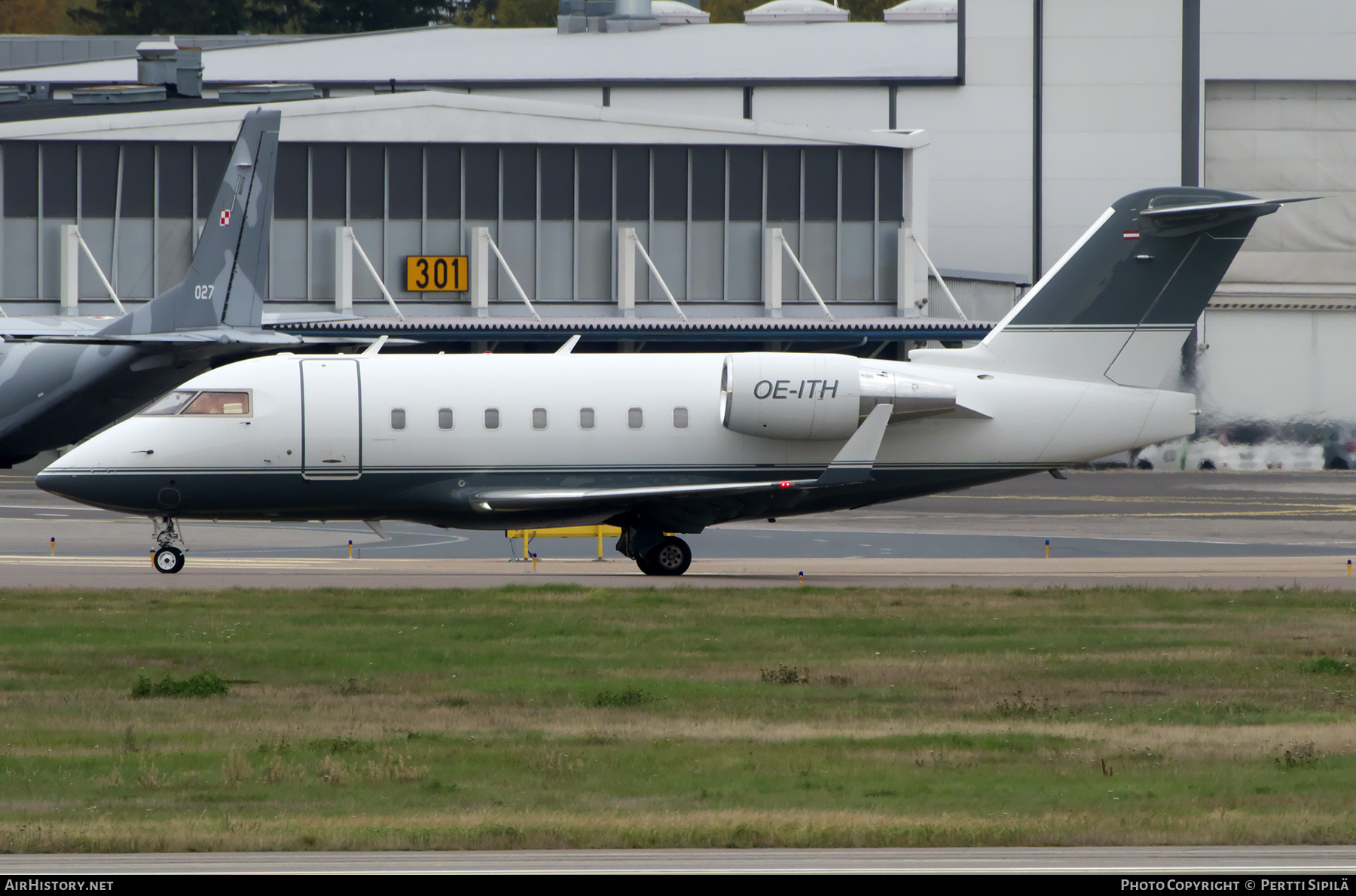 Aircraft Photo of OE-ITH | Bombardier Challenger 604 (CL-600-2B16) | AirHistory.net #397210
