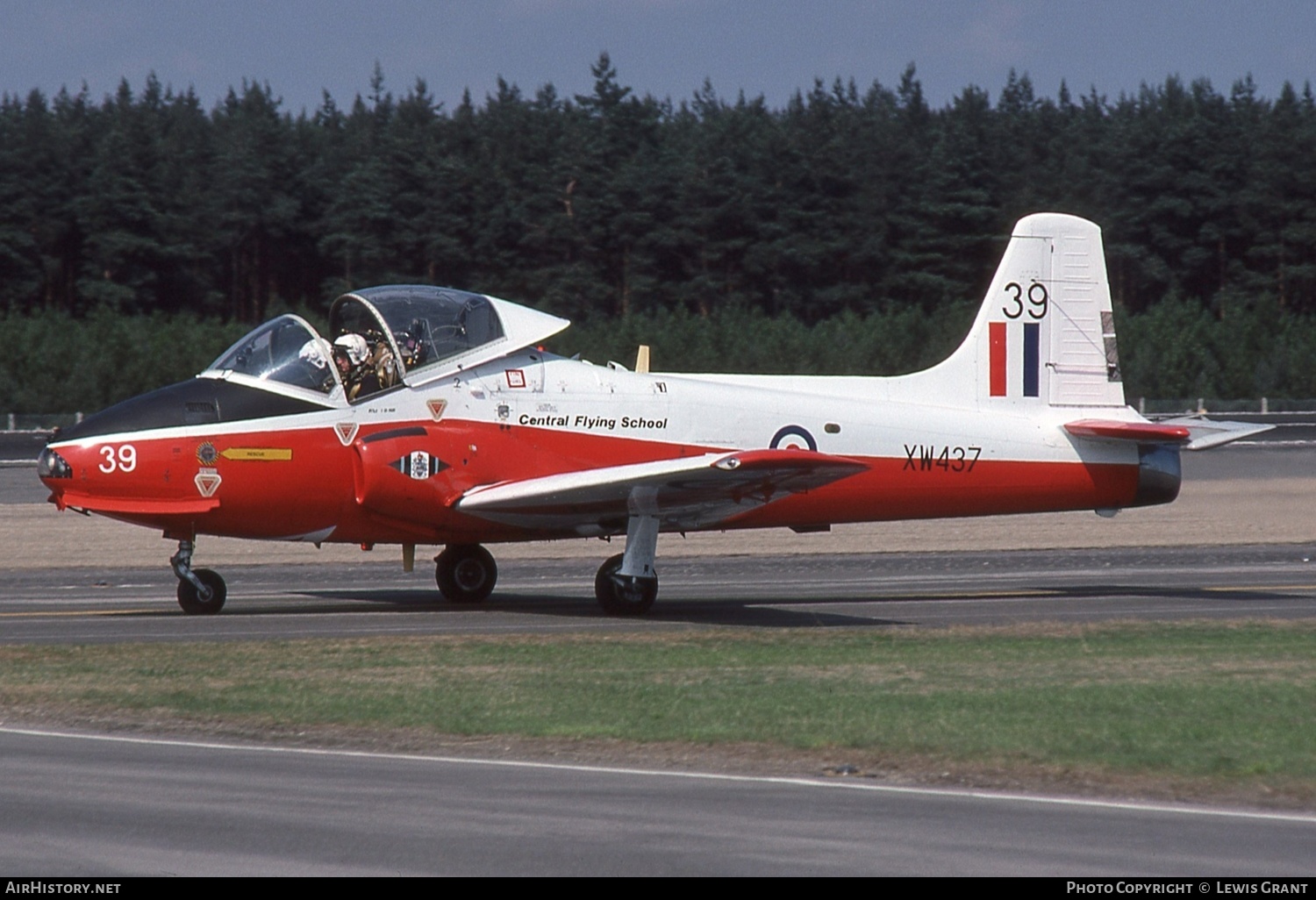 Aircraft Photo of XW437 | BAC 84 Jet Provost T5 | UK - Air Force | AirHistory.net #397366
