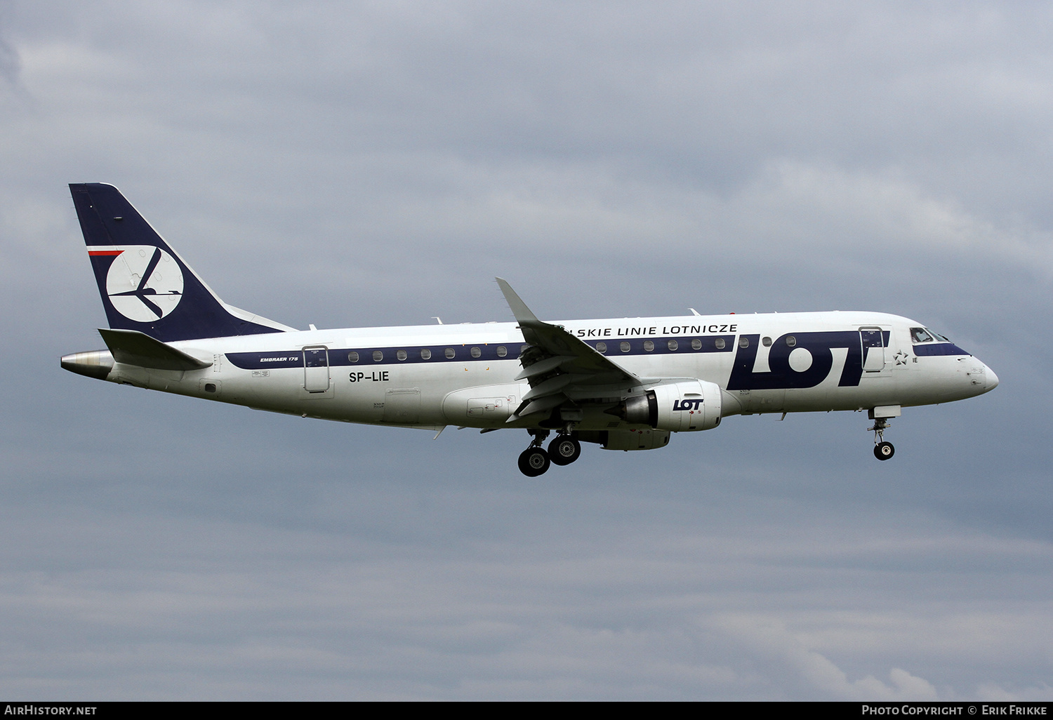 Aircraft Photo of SP-LIE | Embraer 175LR (ERJ-170-200LR) | LOT Polish Airlines - Polskie Linie Lotnicze | AirHistory.net #397476