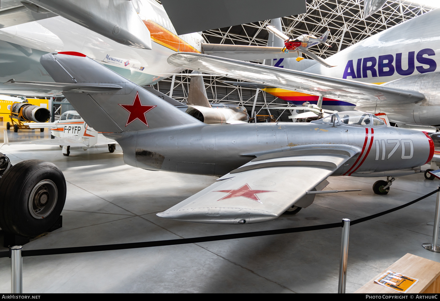 Aircraft Photo of 1170 | Mikoyan-Gurevich MiG-15bis | Russia - Air Force | AirHistory.net #397524