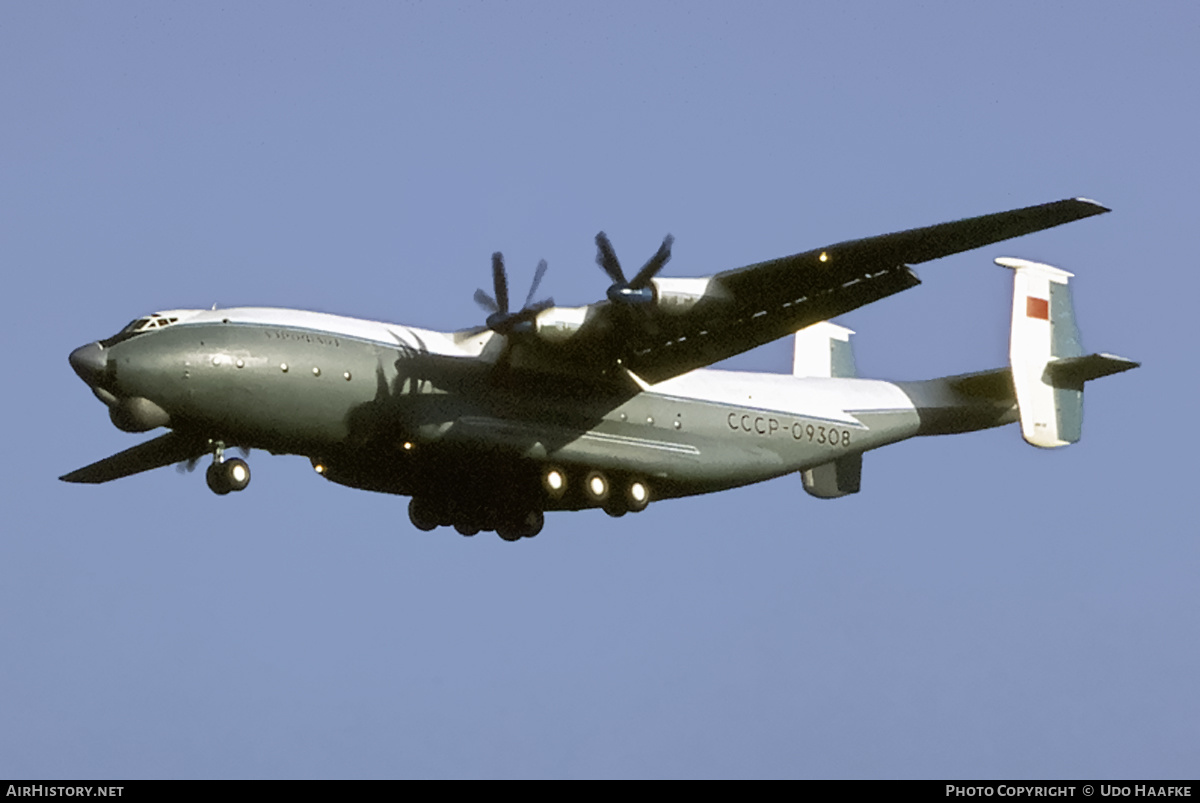 Aircraft Photo of CCCP-09308 | Antonov An-22 Antei | Aeroflot | AirHistory.net #397597
