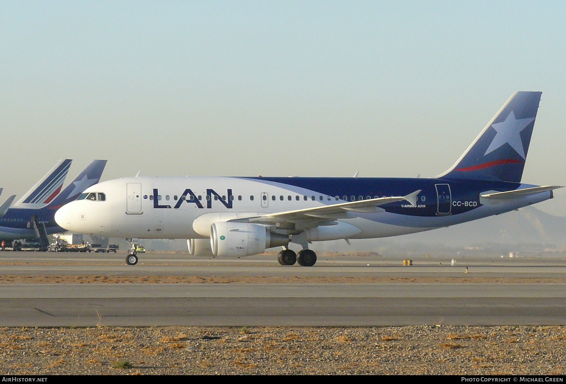 Aircraft Photo of CC-BCD | Airbus A319-112 | LAN Airlines - Línea Aérea Nacional | AirHistory.net #397669