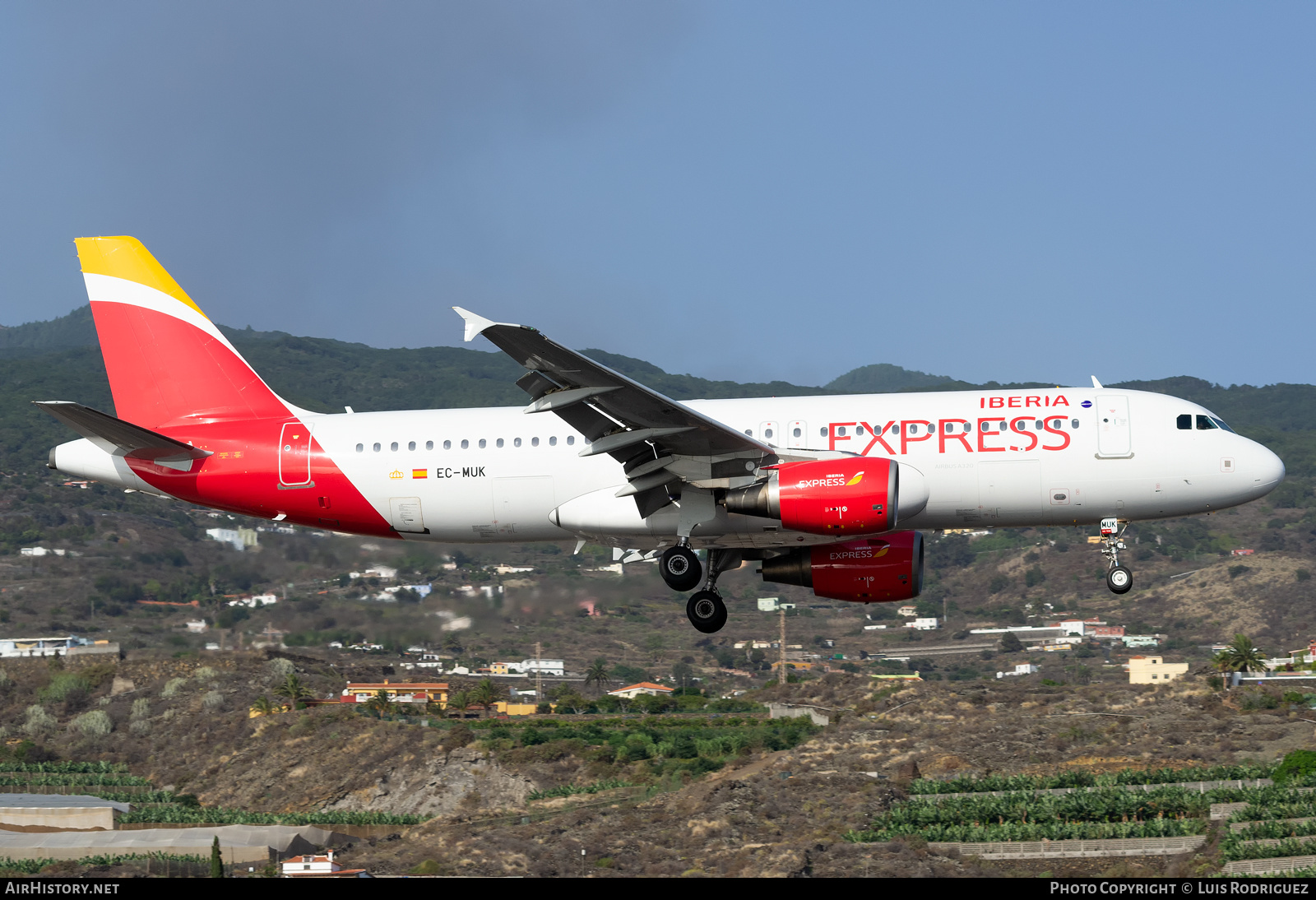 Aircraft Photo of EC-MUK | Airbus A320-214 | Iberia Express | AirHistory.net #397954