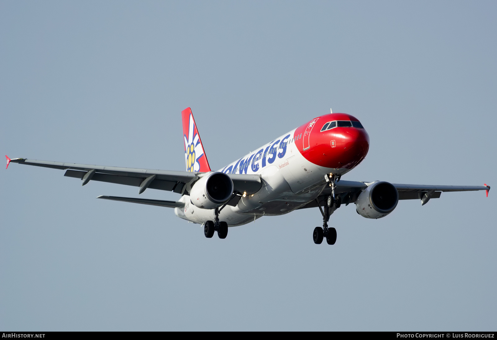 Aircraft Photo of HB-IJW | Airbus A320-214 | Edelweiss Air | AirHistory.net #397962