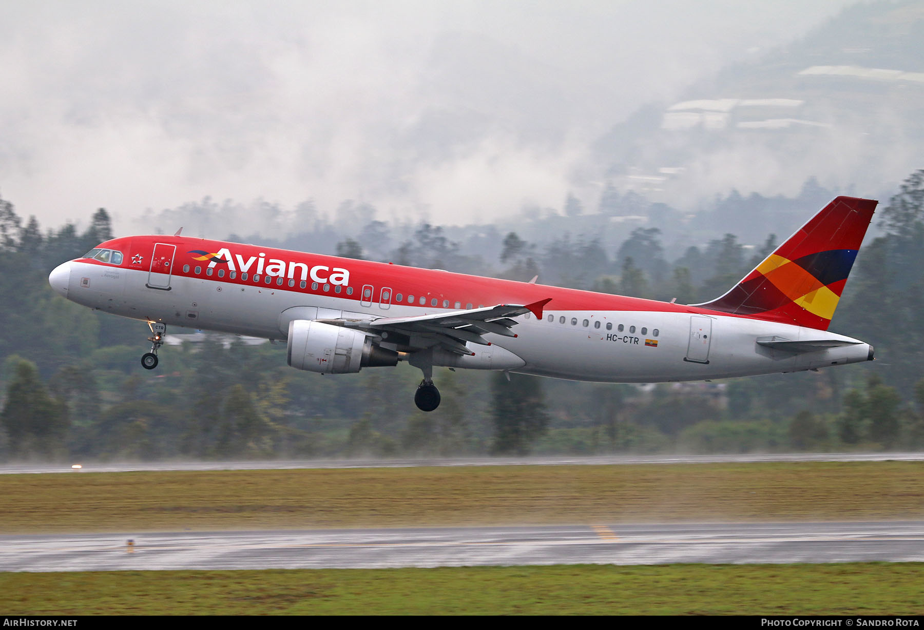 Aircraft Photo of HC-CTR | Airbus A320-214 | Avianca | AirHistory.net #398021