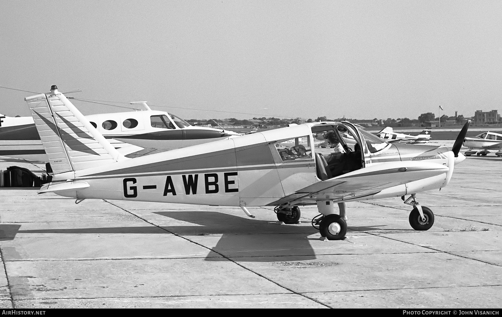 Aircraft Photo of G-AWBE | Piper PA-28-140 Cherokee | AirHistory.net #398145