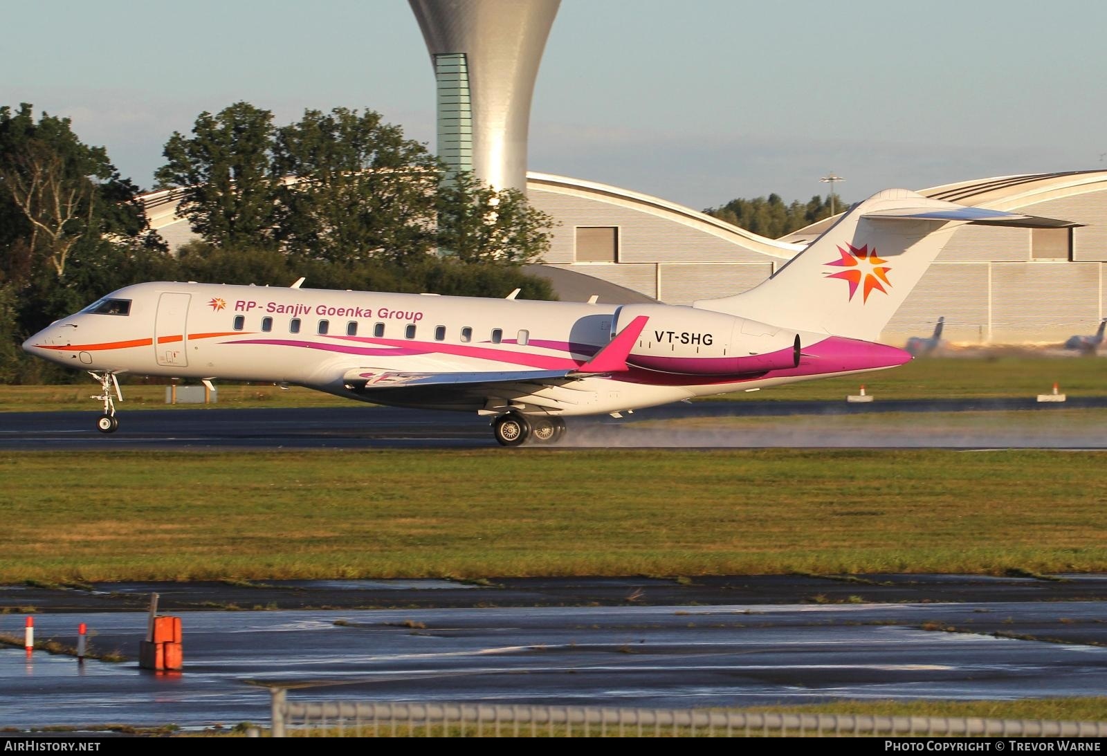 Aircraft Photo of VT-SHG | Bombardier Global 5000 (BD-700-1A11) | RP Sanjiv Goenka Group | AirHistory.net #398153