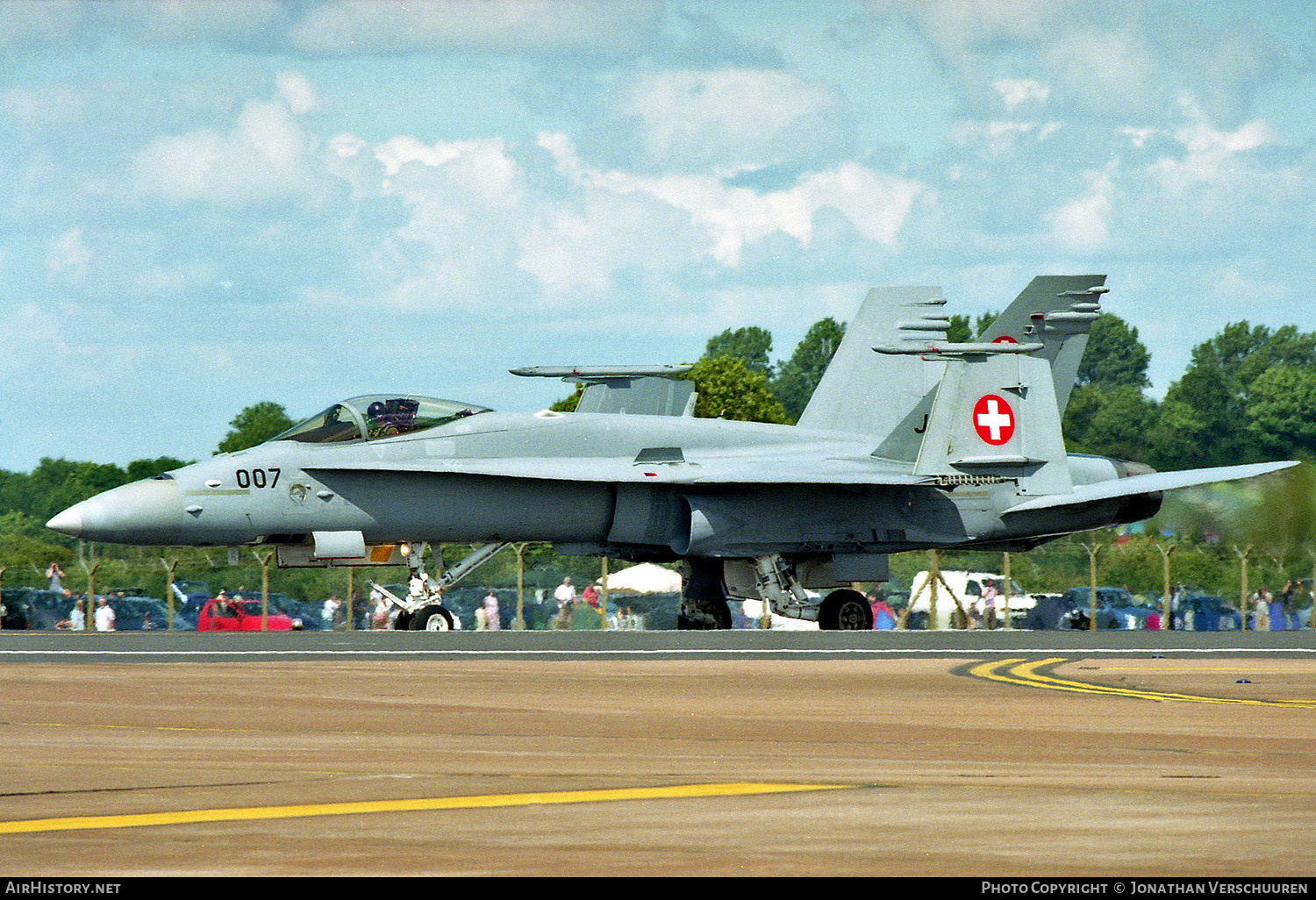 Aircraft Photo of J-5007 | McDonnell Douglas F/A-18C Hornet | Switzerland - Air Force | AirHistory.net #398303