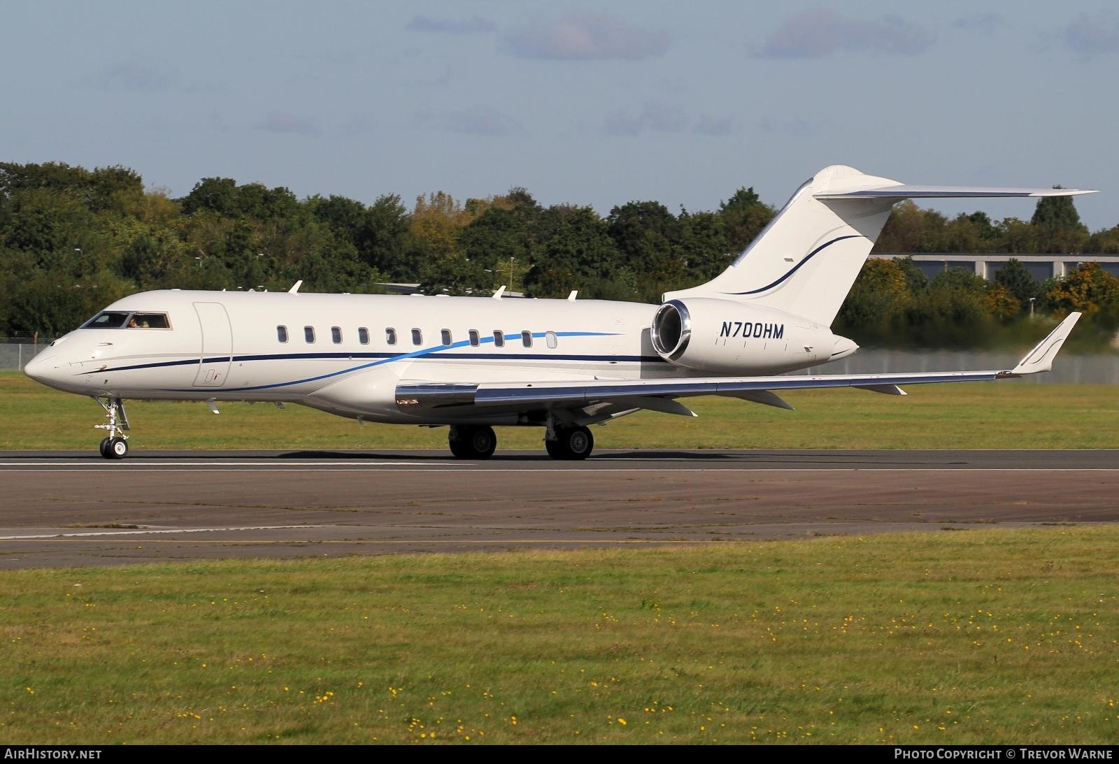 Aircraft Photo of N700HM | Bombardier Global Express XRS (BD-700-1A10) | AirHistory.net #398447