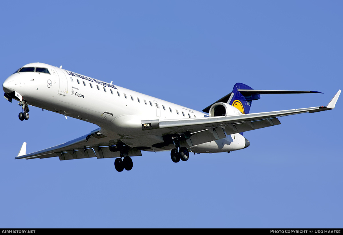 Aircraft Photo of D-ACPH | Bombardier CRJ-701ER (CL-600-2C10) | Lufthansa Regional | AirHistory.net #398462