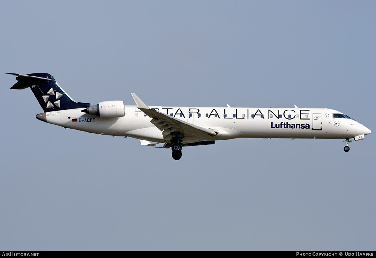 Aircraft Photo of D-ACPT | Bombardier CRJ-701ER (CL-600-2C10) | Lufthansa | AirHistory.net #398475