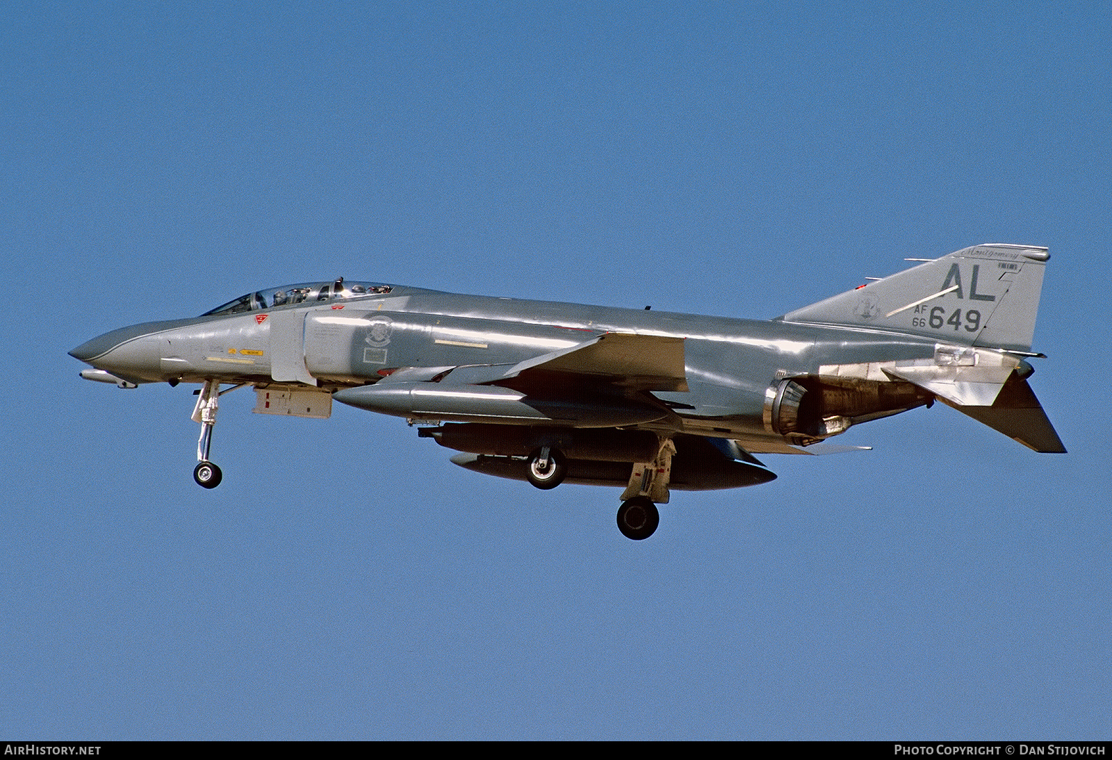 Aircraft Photo of 66-7649 / AF66-649 | McDonnell Douglas F-4D Phantom II | USA - Air Force | AirHistory.net #398719