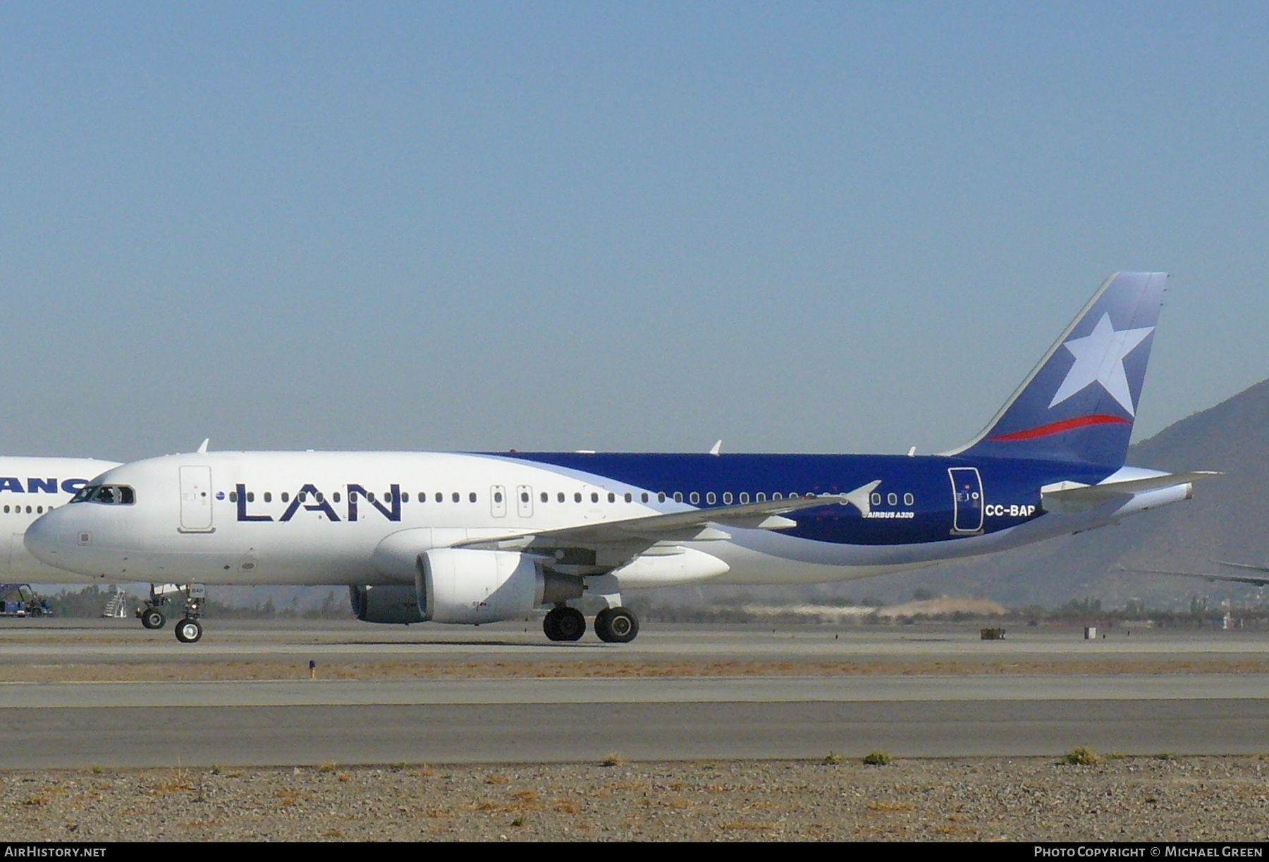 Aircraft Photo of CC-BAP | Airbus A320-214 | LAN Airlines - Línea Aérea Nacional | AirHistory.net #398808