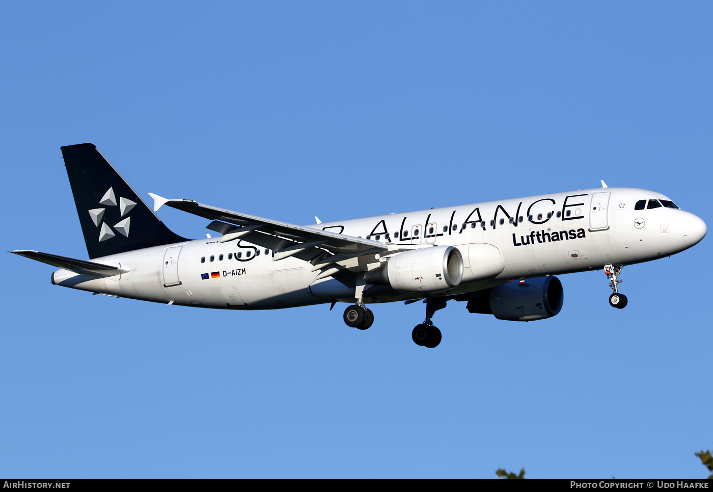 Aircraft Photo of D-AIZM | Airbus A320-214 | Lufthansa | AirHistory.net #398897