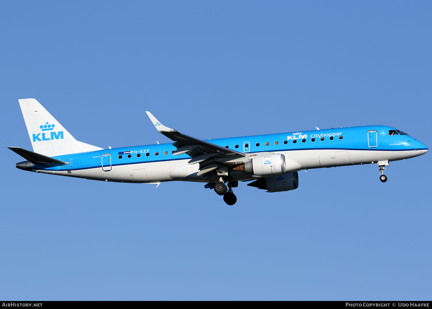 Aircraft Photo of PH-EZF | Embraer 190STD (ERJ-190-100STD) | KLM Cityhopper | AirHistory.net #398905