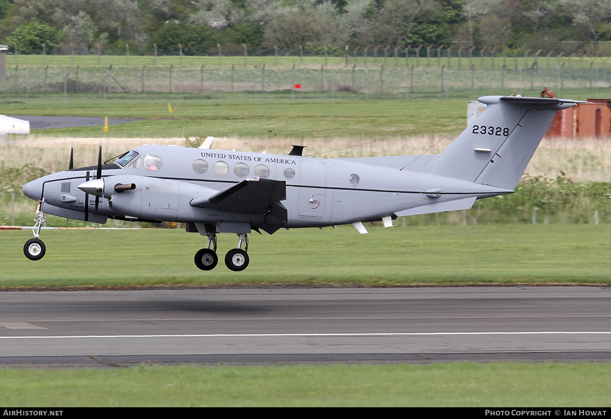 Aircraft Photo of 92-3328 / 23328 | Hawker Beechcraft C-12V-1 Huron (B200C) | USA - Army | AirHistory.net #398998