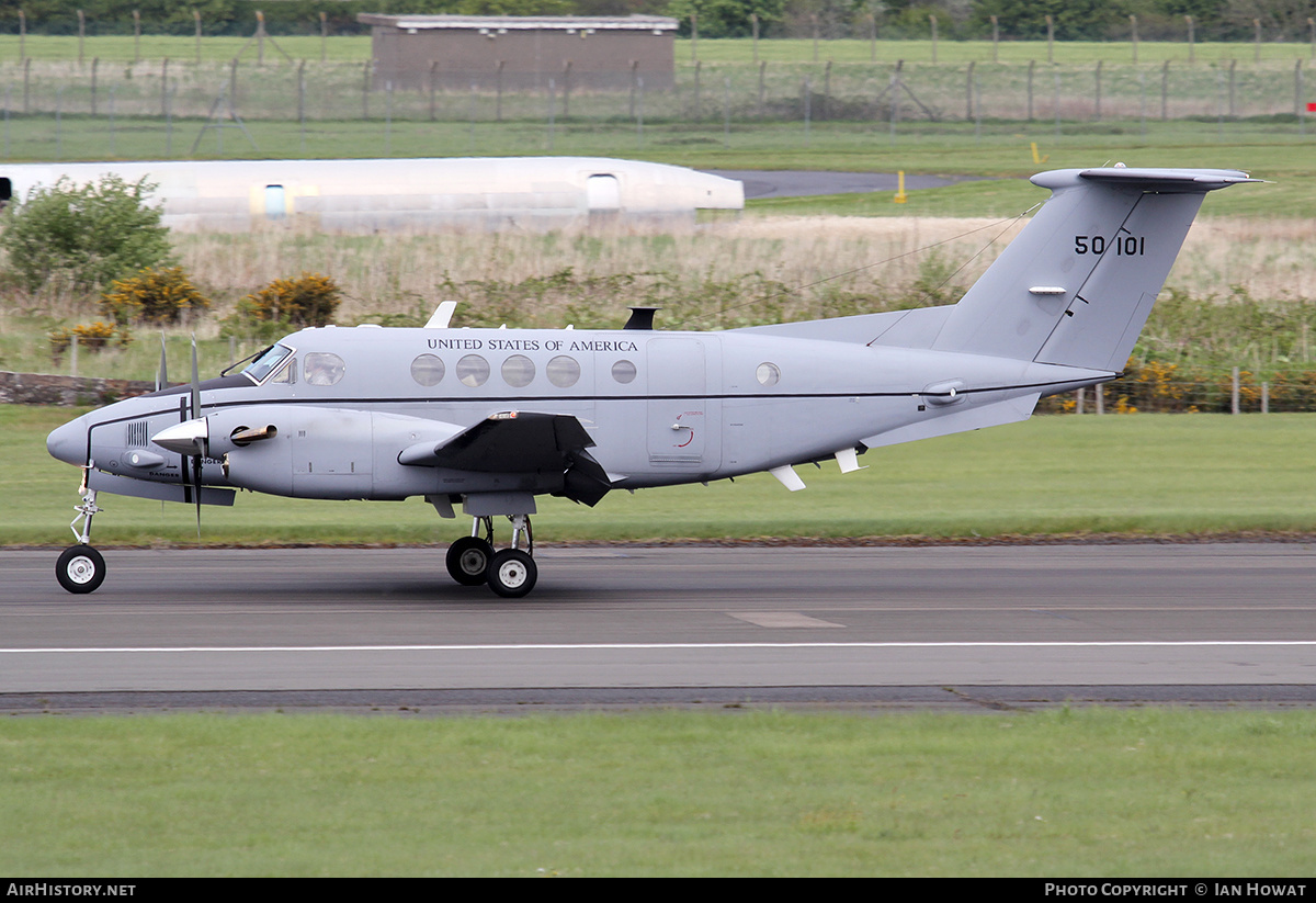 Aircraft Photo of 95-0101 / 50101 | Hawker Beechcraft C-12V-1 Huron (B200C) | USA - Army | AirHistory.net #399012