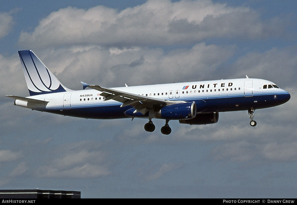 Aircraft Photo of N438UA | Airbus A320-232 | United Airlines | AirHistory.net #399171