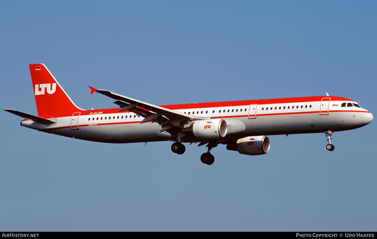 Aircraft Photo of D-ALSB | Airbus A321-211 | LTU - Lufttransport-Unternehmen | AirHistory.net #399227