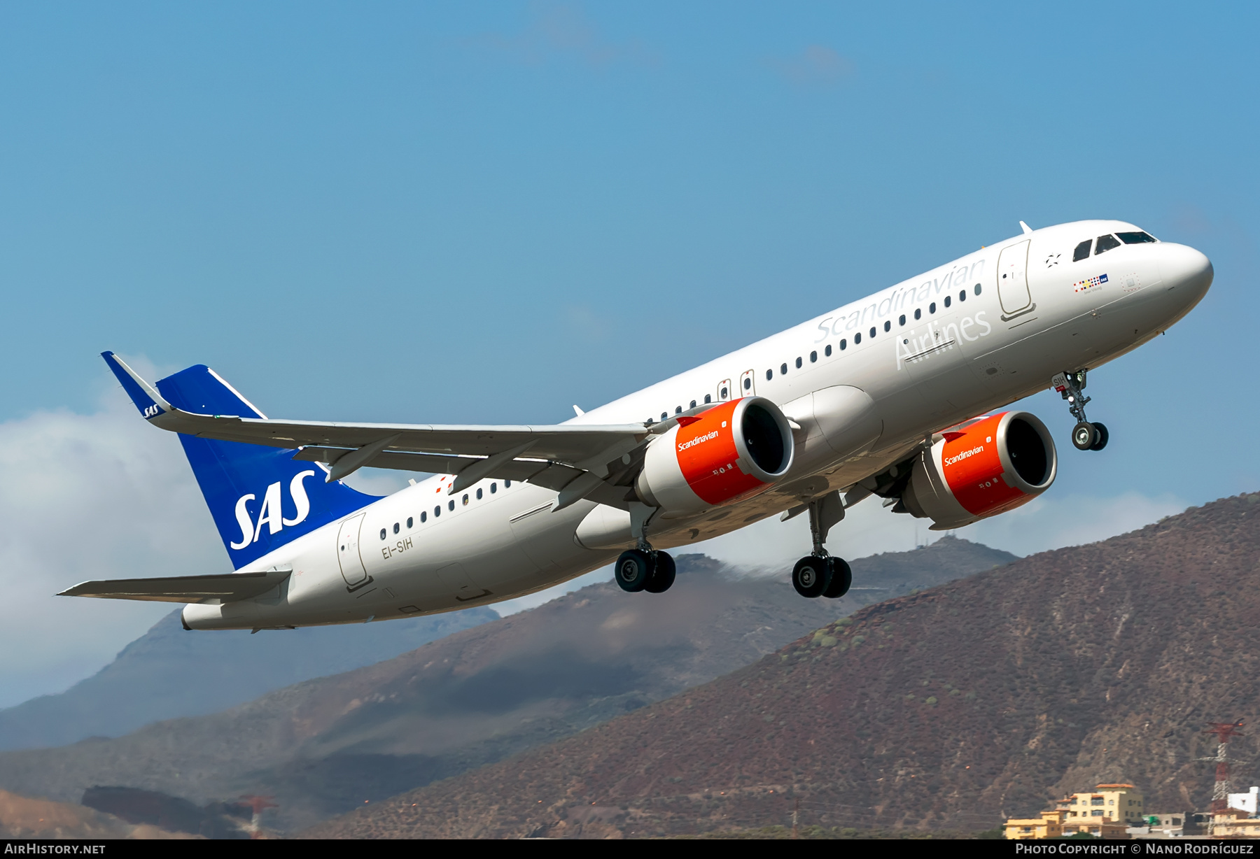 Aircraft Photo of EI-SIH | Airbus A320-251N | Scandinavian Airlines - SAS | AirHistory.net #399401