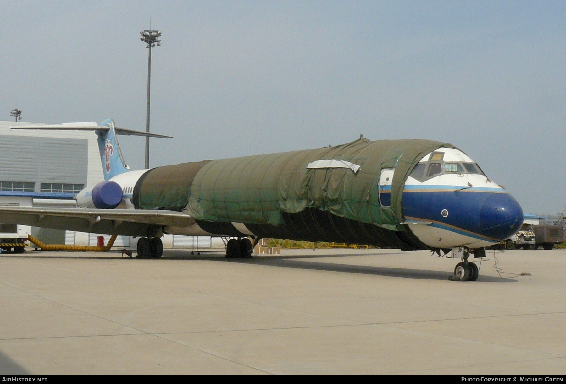 Aircraft Photo of B-2136 | McDonnell Douglas MD-82 (DC-9-82) | China Southern Airlines | AirHistory.net #399656