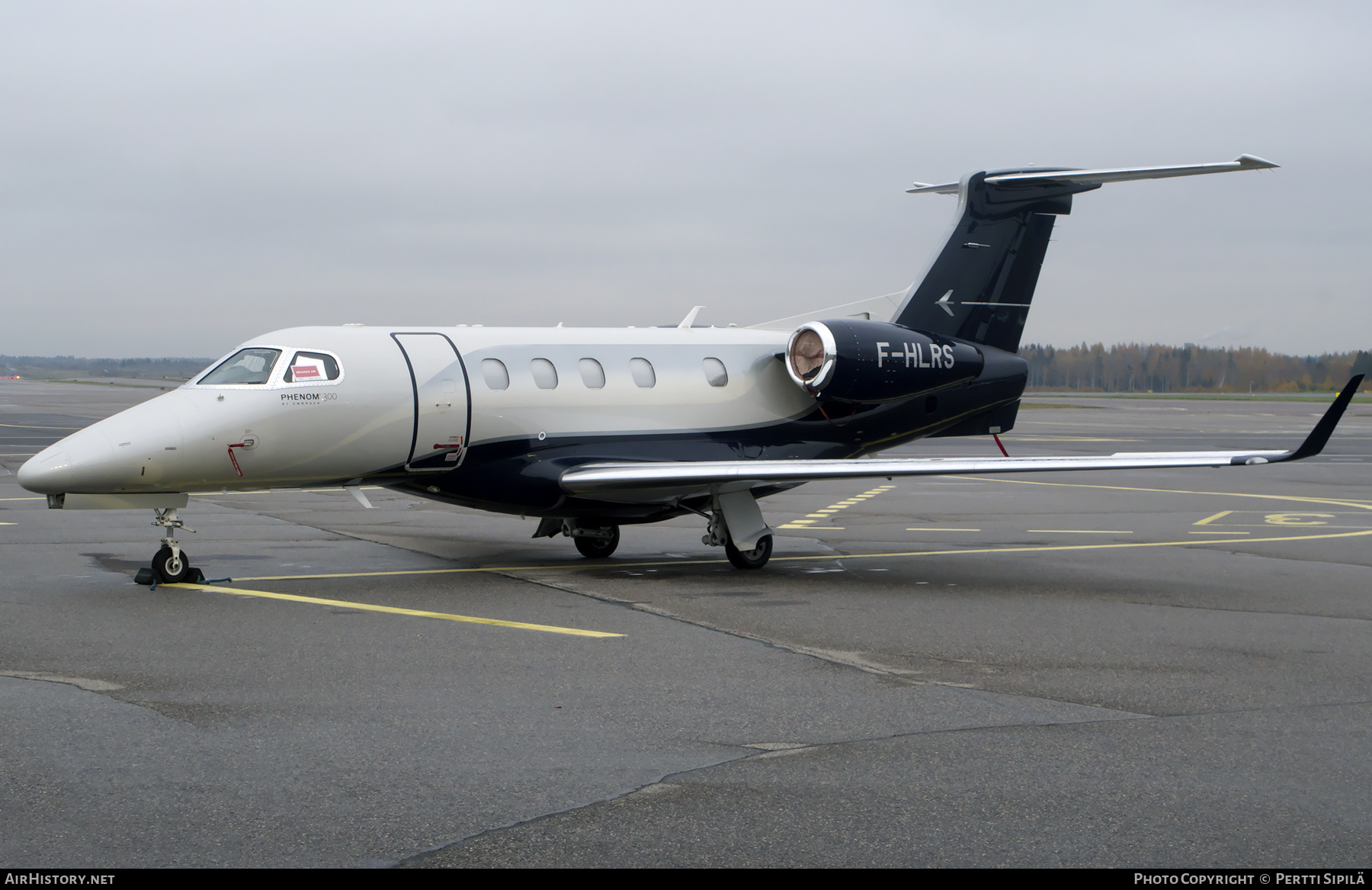 Aircraft Photo of F-HLRS | Embraer EMB-505 Phenom 300 | AirHistory.net #399681