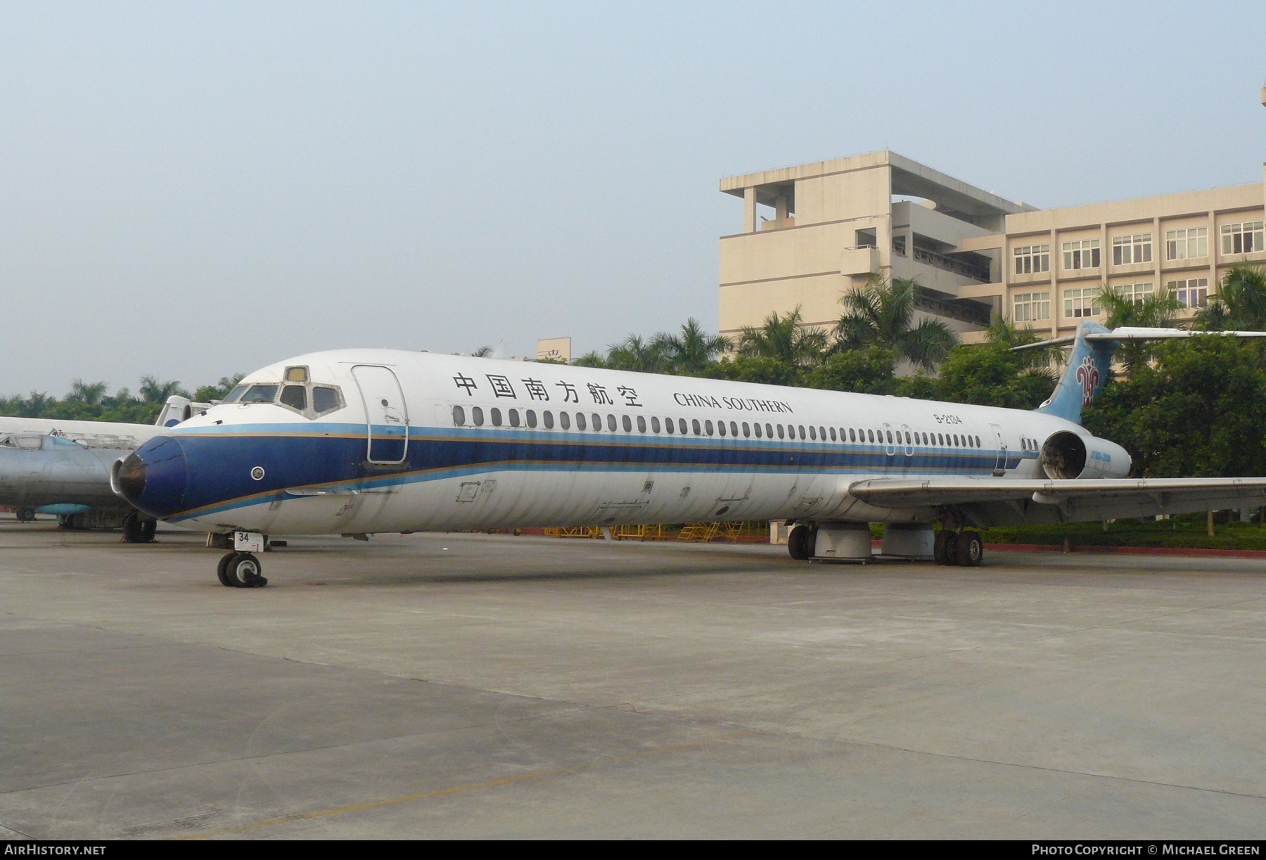 Aircraft Photo of B-2134 | McDonnell Douglas MD-82 (DC-9-82) | China Southern Airlines | AirHistory.net #399707