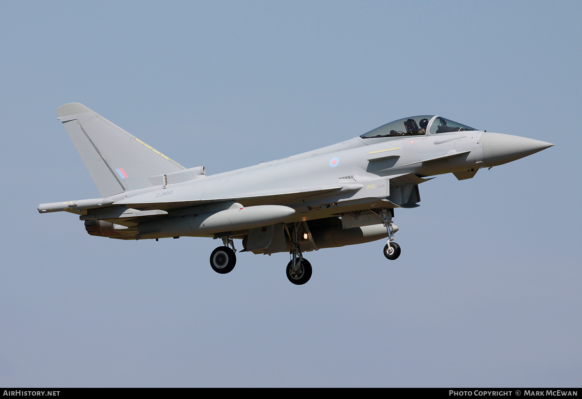 Aircraft Photo of ZJ950 | Eurofighter EF-2000 Typhoon FGR4 | UK - Air Force | AirHistory.net #399720