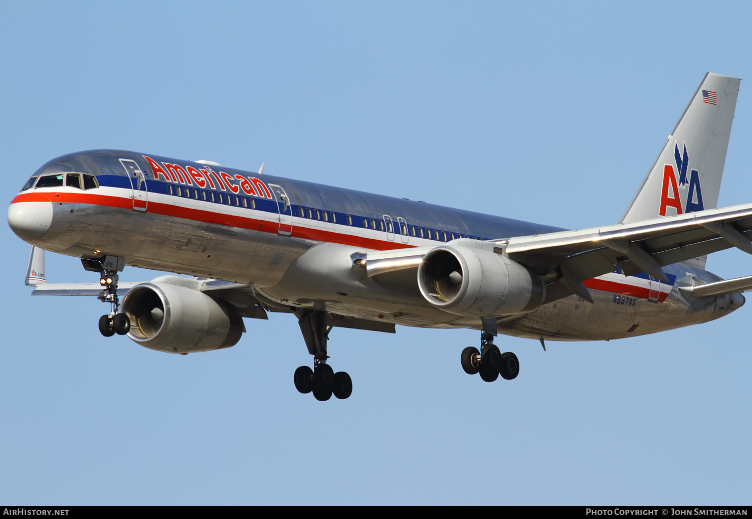 Aircraft Photo of N687AA | Boeing 757-223 | American Airlines | AirHistory.net #399876