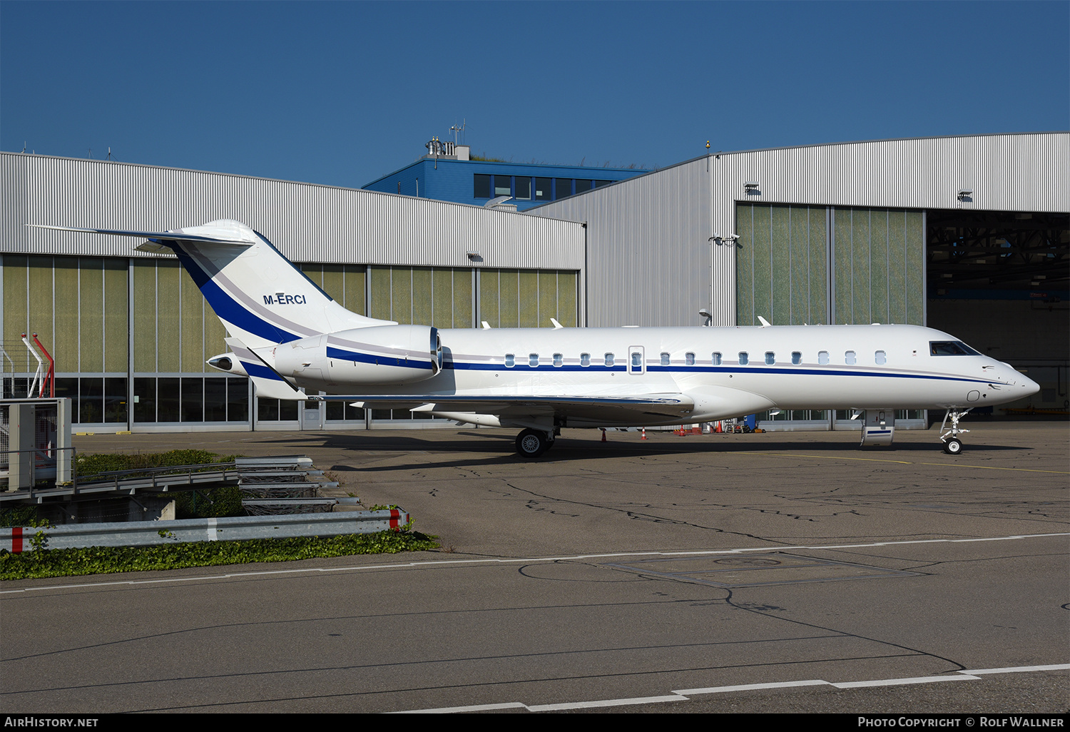 Aircraft Photo of M-ERCI | Bombardier Global 6000 (BD-700-1A10) | AirHistory.net #400033
