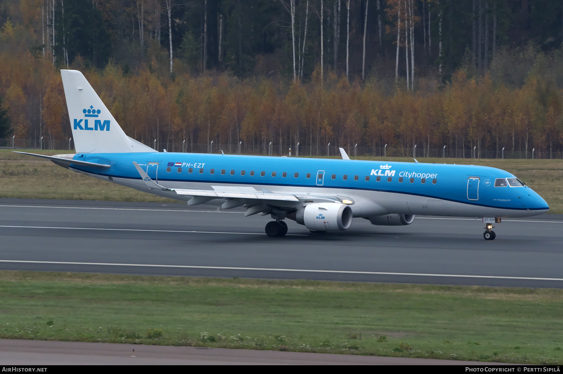 Aircraft Photo of PH-EZT | Embraer 190STD (ERJ-190-100STD) | KLM Cityhopper | AirHistory.net #400037