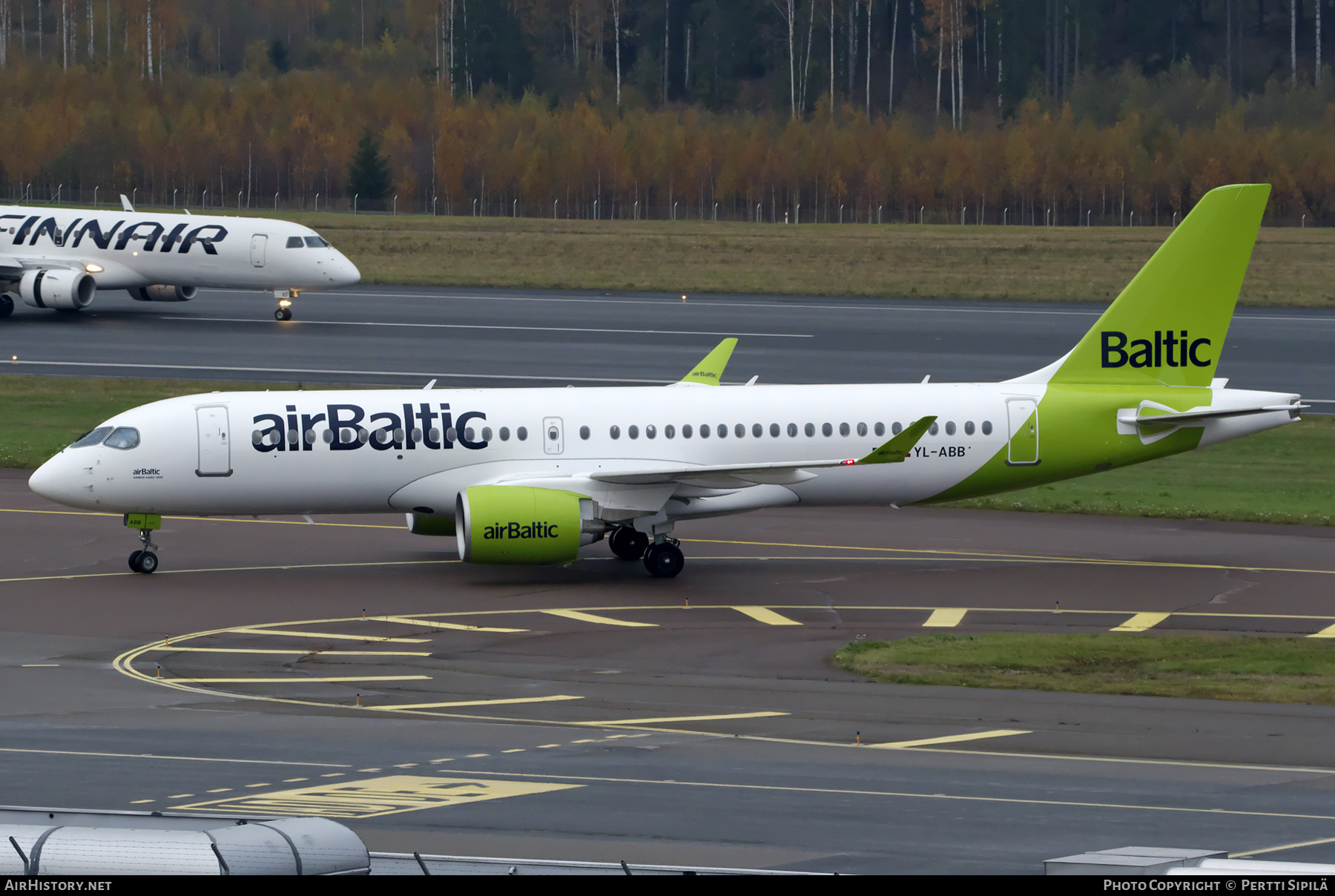 Aircraft Photo of YL-ABB | Airbus A220-371 (BD-500-1A11) | AirBaltic | AirHistory.net #400145