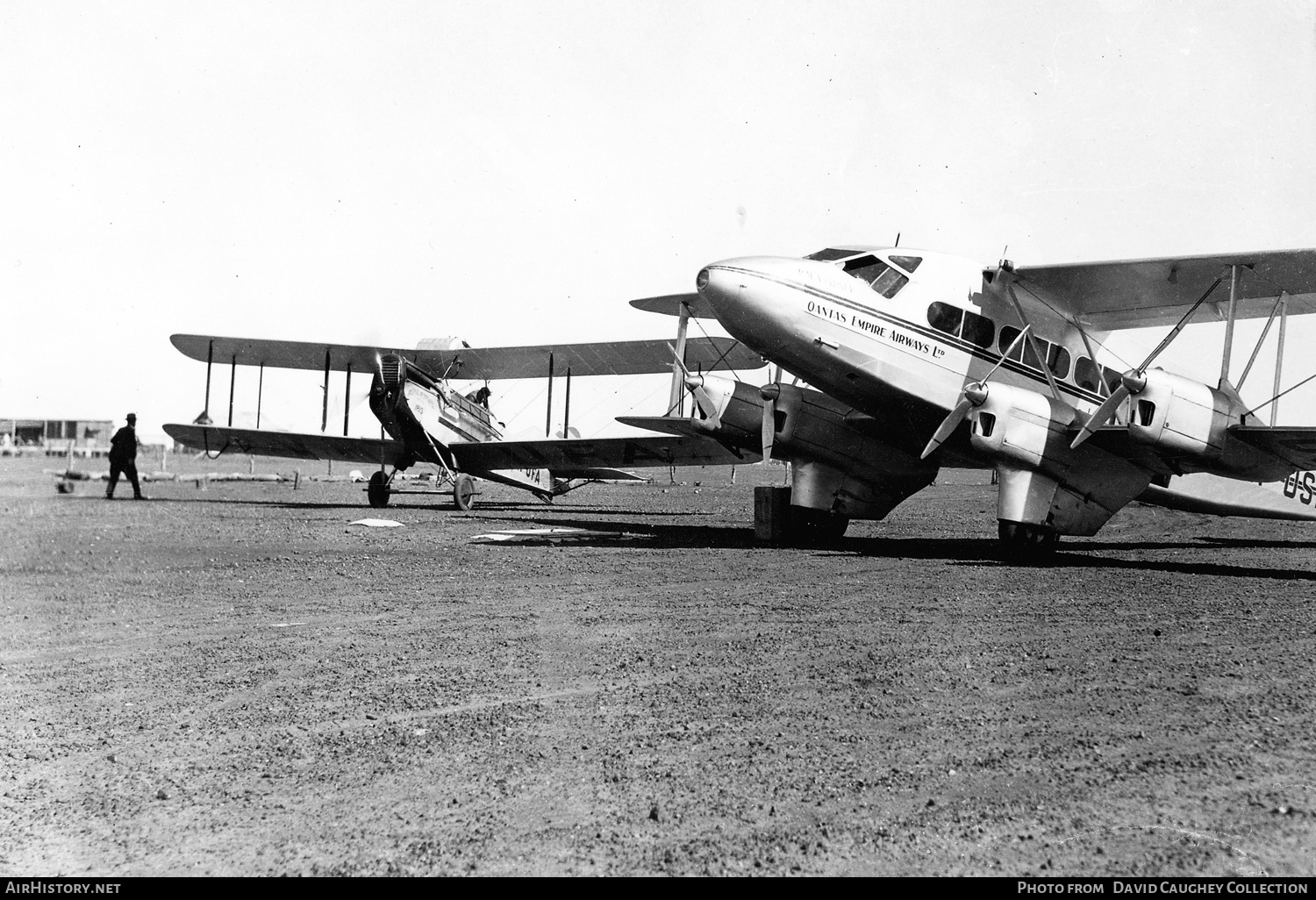 Aircraft Photo of VH-USE | De Havilland D.H. 86 Express | Qantas Empire Airways - QEA | AirHistory.net #400295