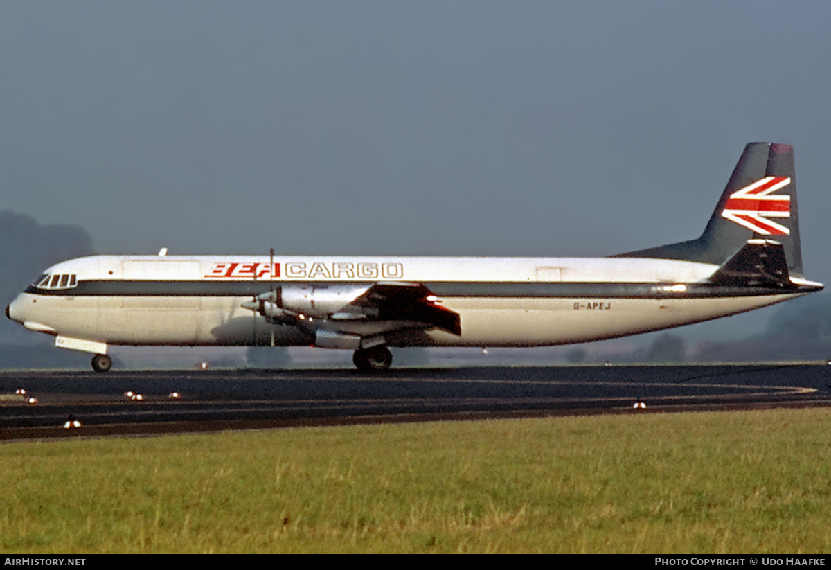 Aircraft Photo of G-APEJ | Vickers 953C Merchantman | BEA Cargo - British European Airways | AirHistory.net #400303