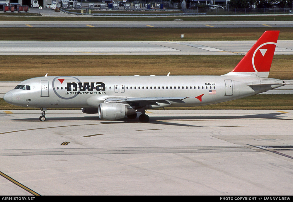 Aircraft Photo of N317US | Airbus A320-211 | Northwest Airlines | AirHistory.net #400434
