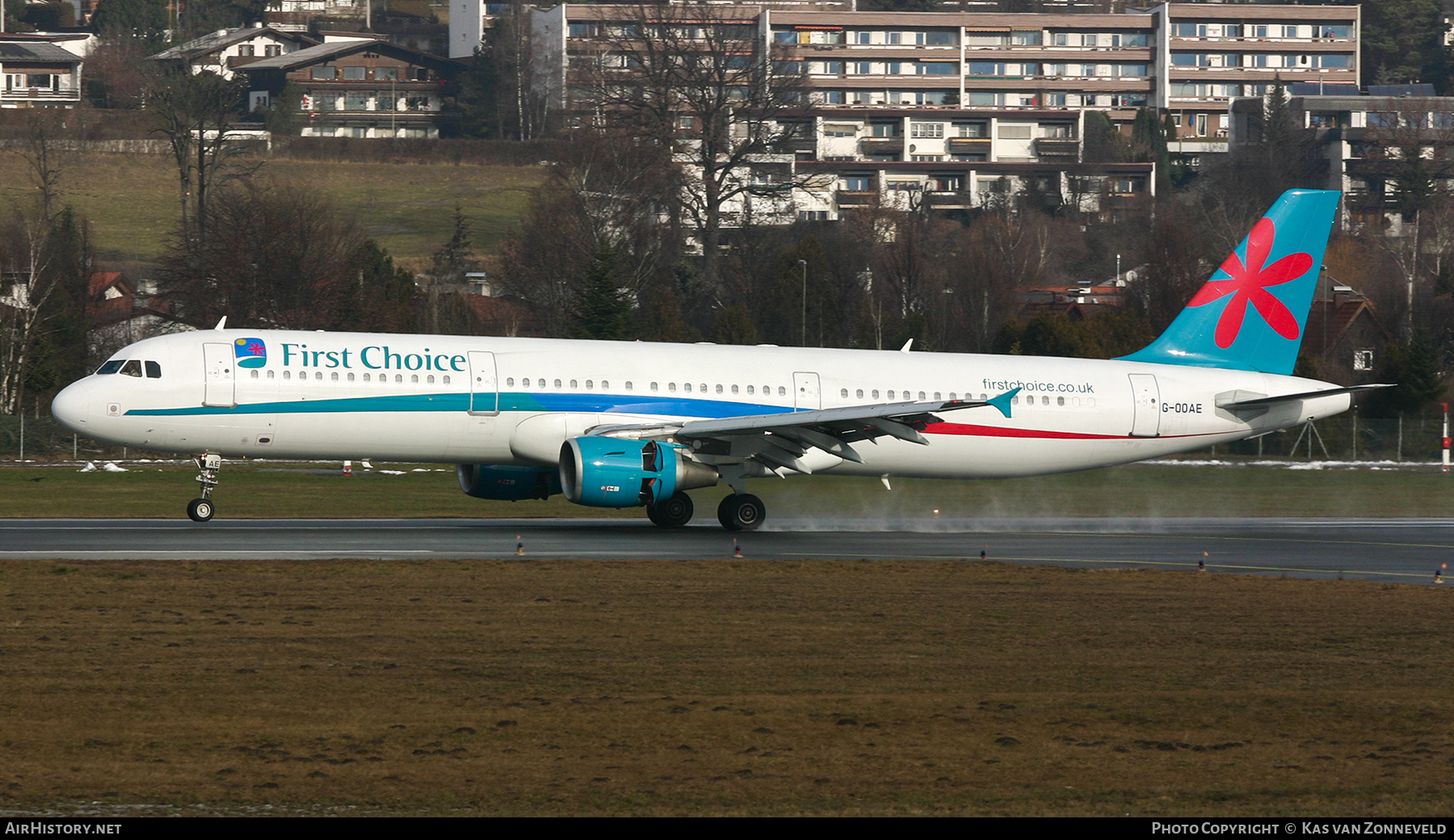 Aircraft Photo of G-OOAE | Airbus A321-211 | First Choice Airways | AirHistory.net #400488