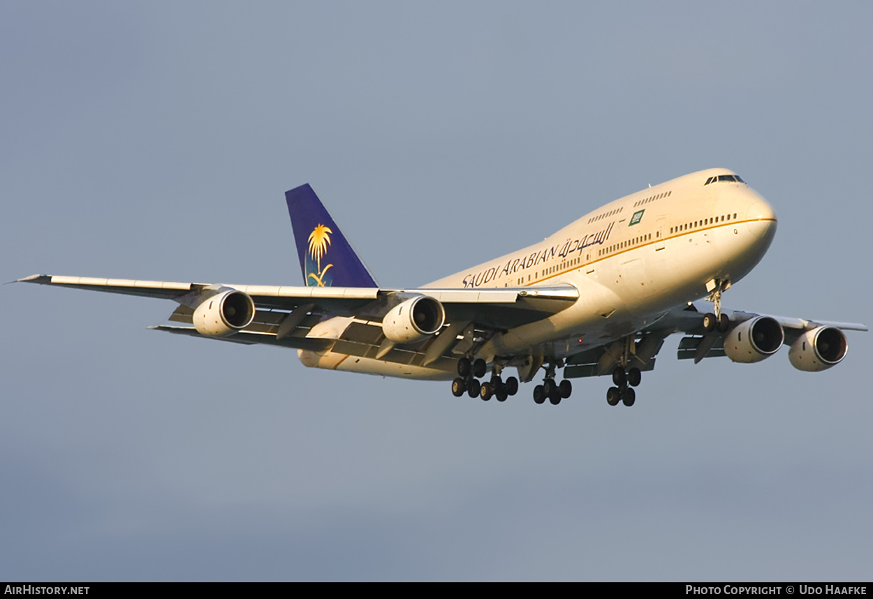 Aircraft Photo of HZ-AIQ | Boeing 747-368 | Saudi Arabian Airlines | AirHistory.net #400662
