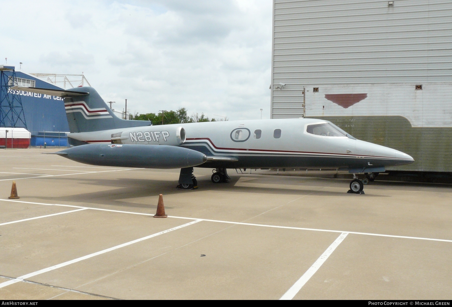 Aircraft Photo of N281FP | Gates Learjet 24D | AirHistory.net #400765