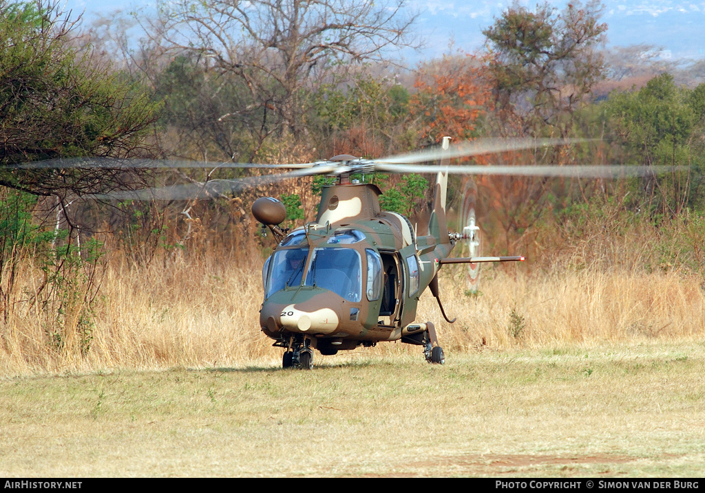 Aircraft Photo of 4020 | Agusta A-109E LUH | South Africa - Air Force | AirHistory.net #400819