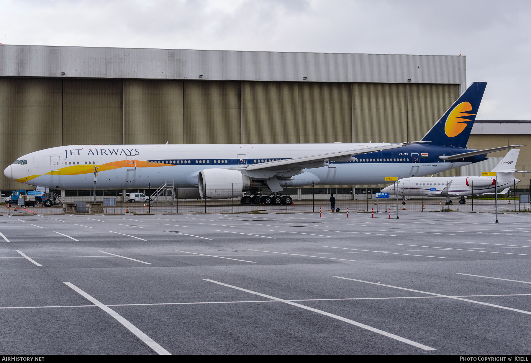 Aircraft Photo of VT-JEW | Boeing 777-35R/ER | Jet Airways | AirHistory.net #400875